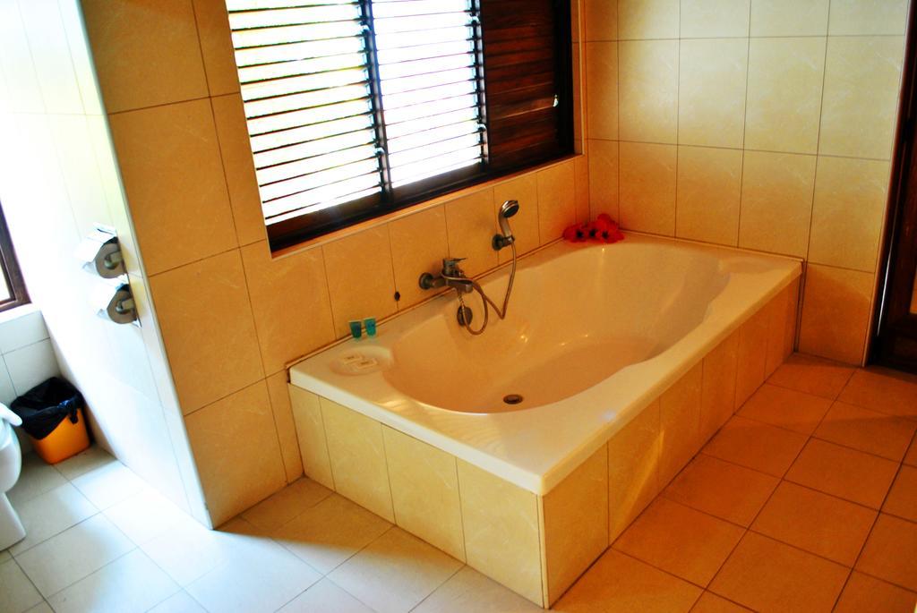 Leyte Park Resort Hotel Tacloban Oda fotoğraf